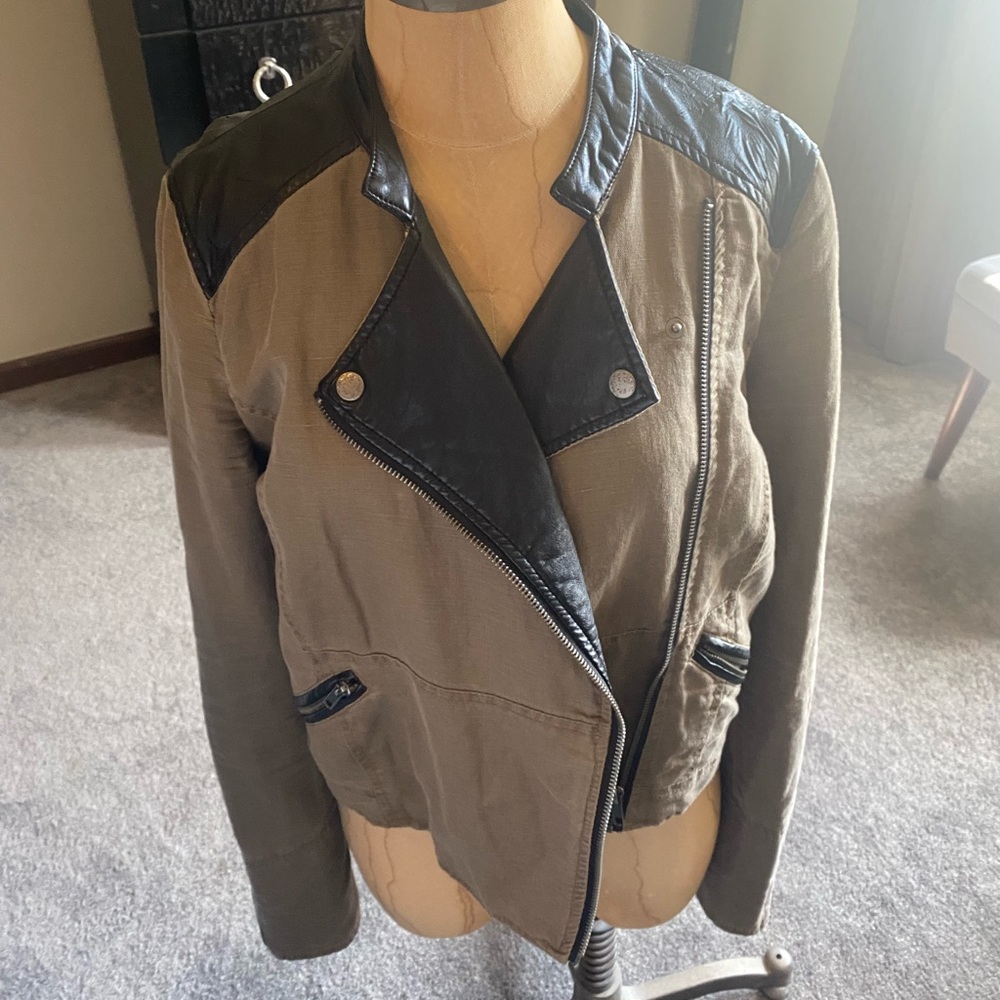 Free people linen jacket with leather detail.